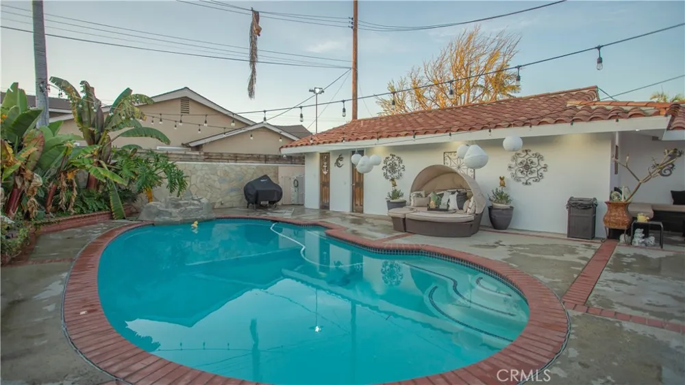 8524 Suva Downey, CA 90240