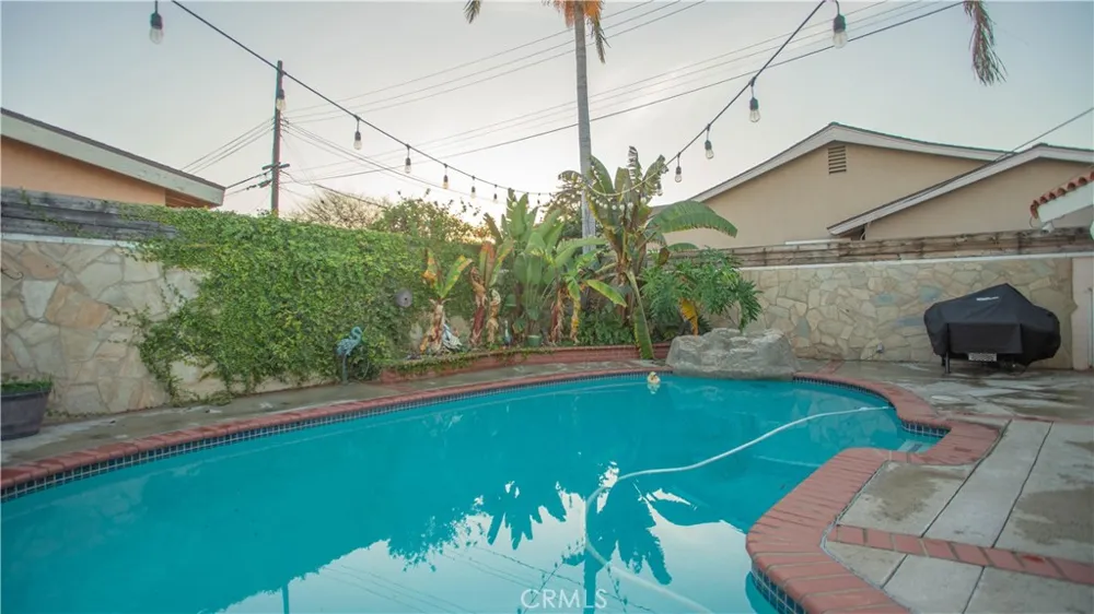 8524 Suva Downey, CA 90240