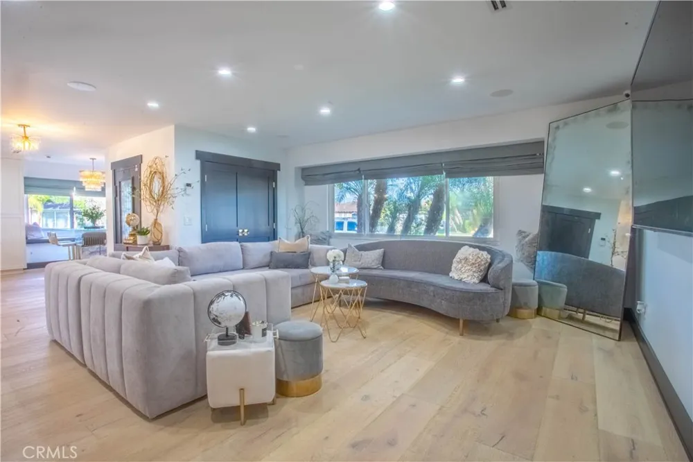 8524 Suva Downey, CA 90240