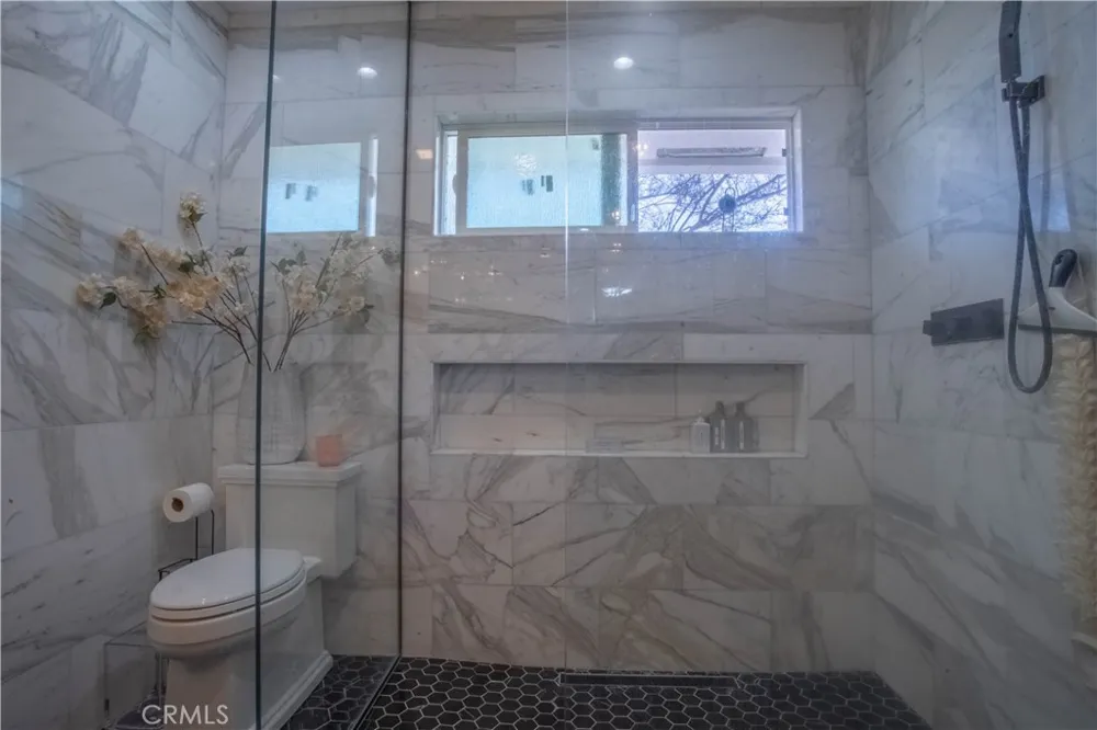 8524 Suva Downey, CA 90240