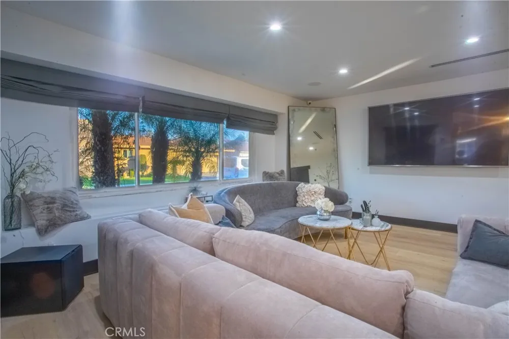 8524 Suva Downey, CA 90240
