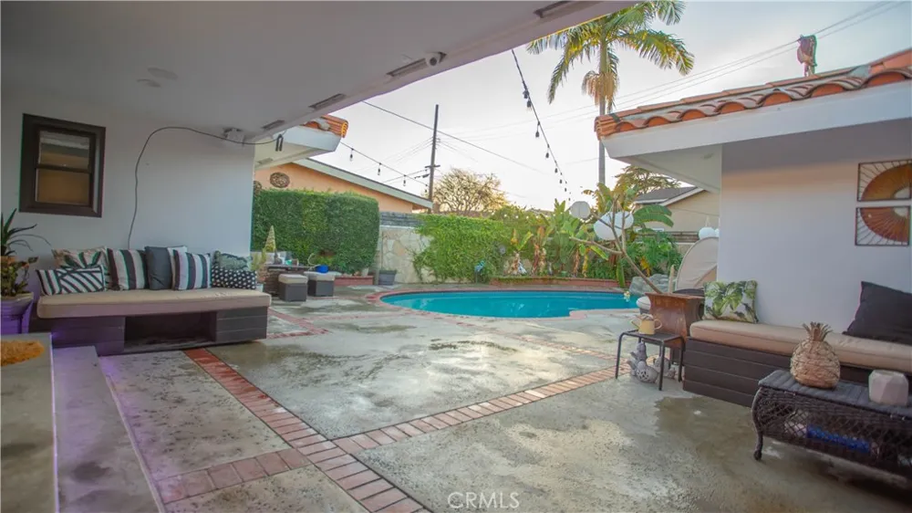 8524 Suva Downey, CA 90240
