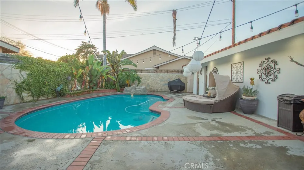 8524 Suva Downey, CA 90240