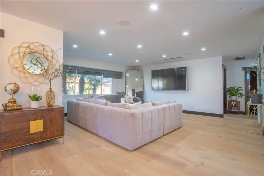 8524 Suva Downey, CA 90240