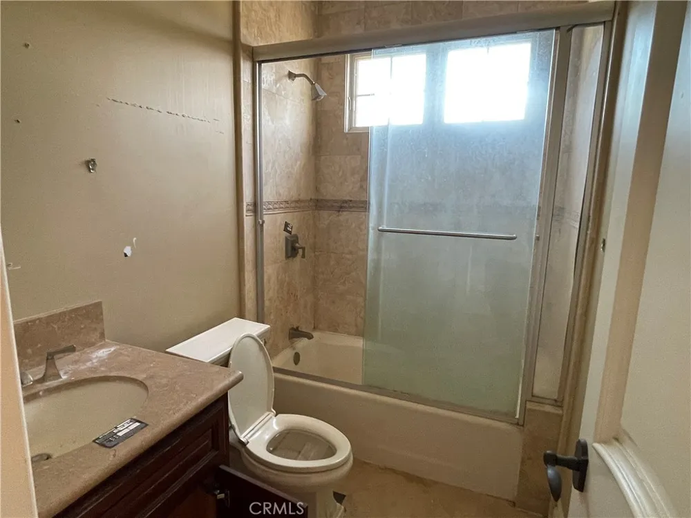 10040 Mattock Avenue Downey, CA 90240