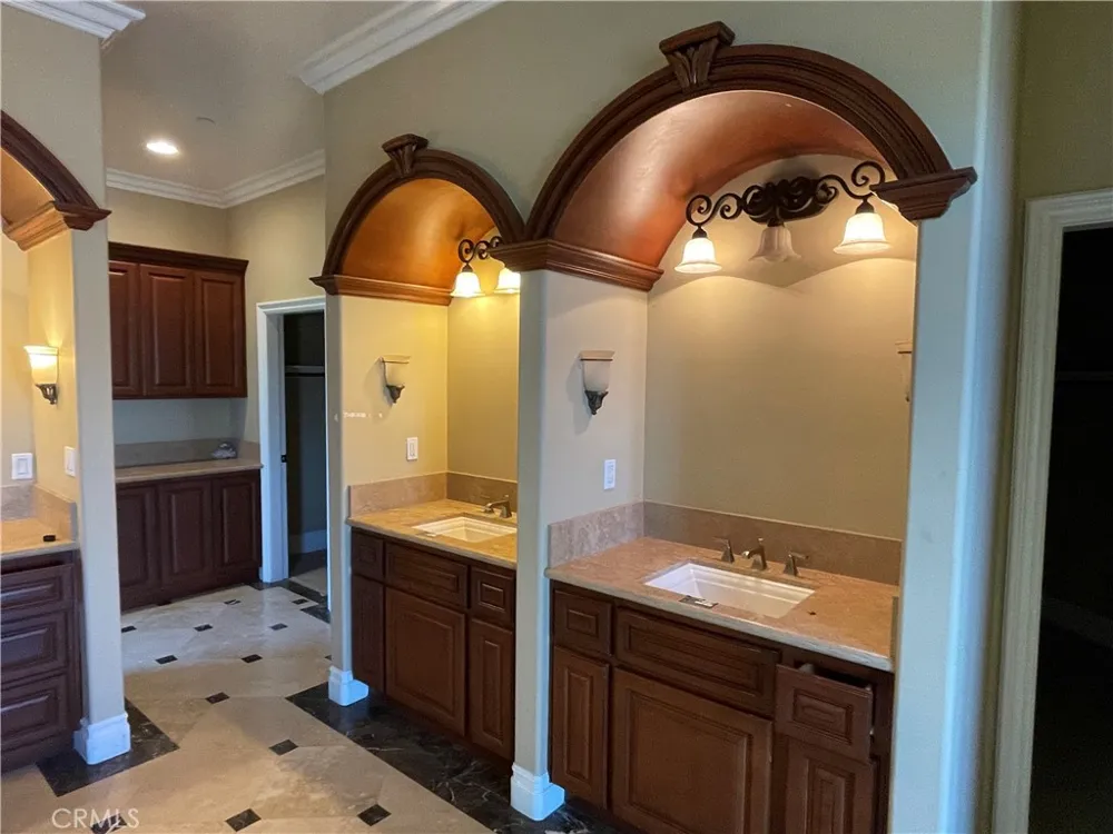 10040 Mattock Avenue Downey, CA 90240