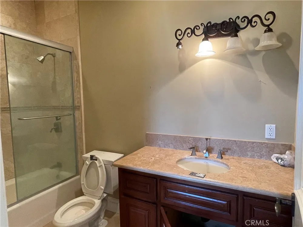 10040 Mattock Avenue Downey, CA 90240