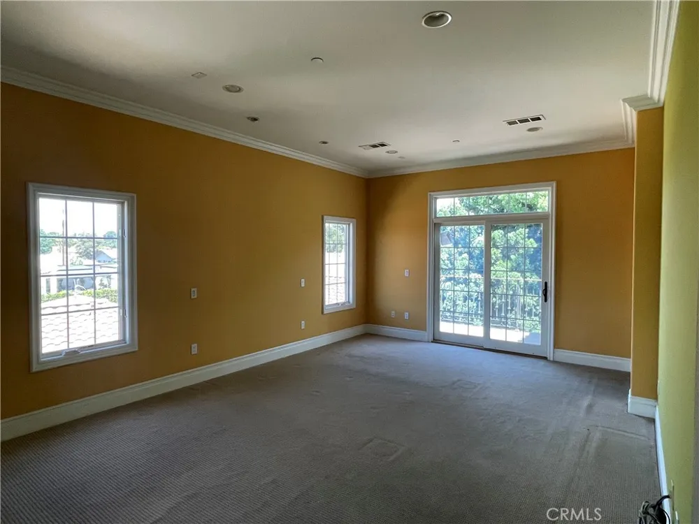 10040 Mattock Avenue Downey, CA 90240