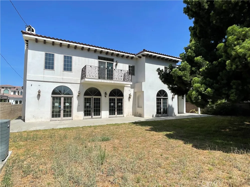 10040 Mattock Avenue Downey, CA 90240