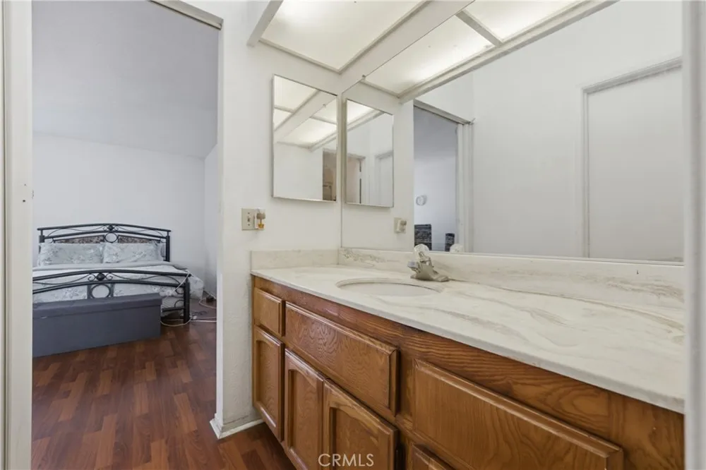1530 W 145th #205 Gardena, CA 90247