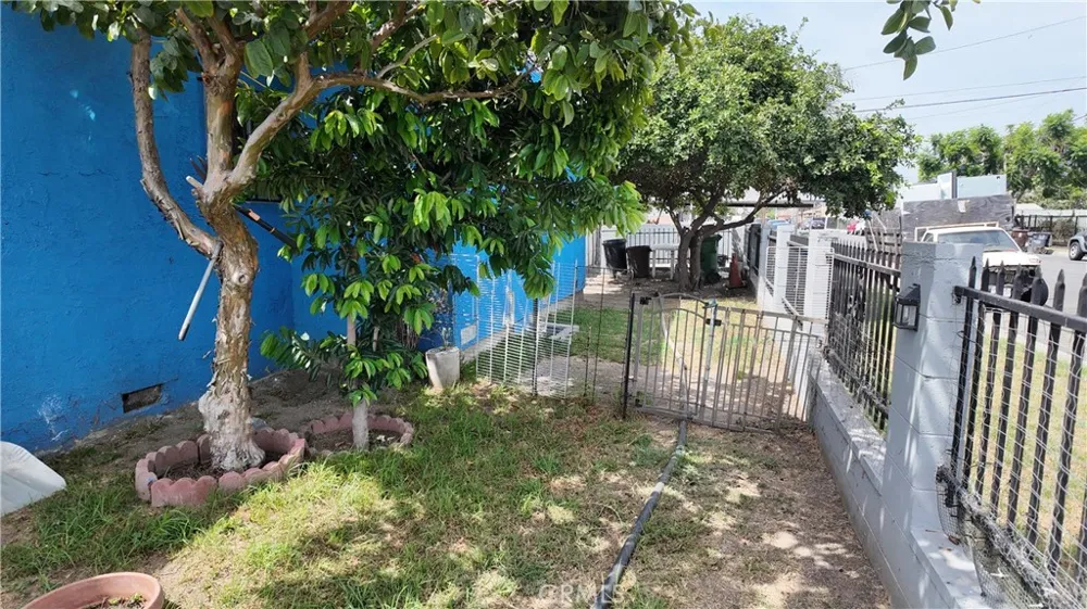 1001 W 133rd Compton, CA 90222
