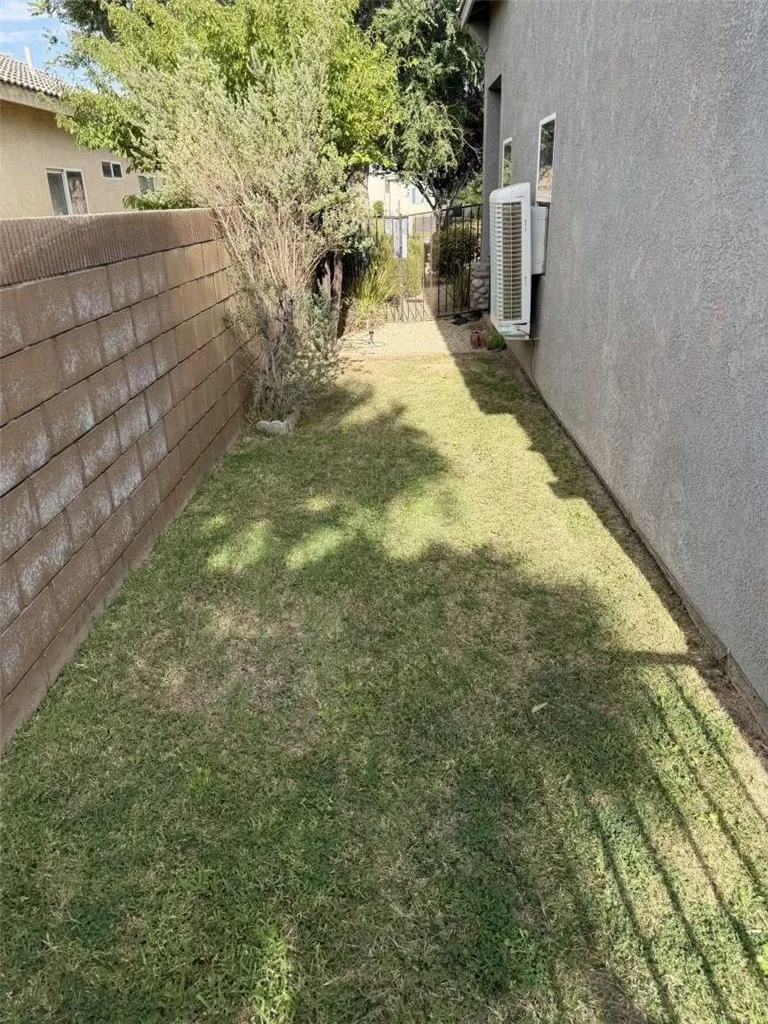 43963 Glenraven Road Lancaster, CA 93535
