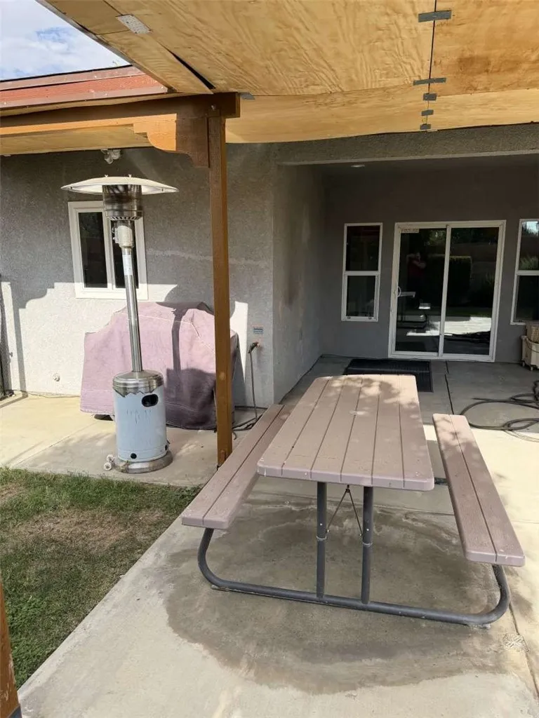43963 Glenraven Road Lancaster, CA 93535