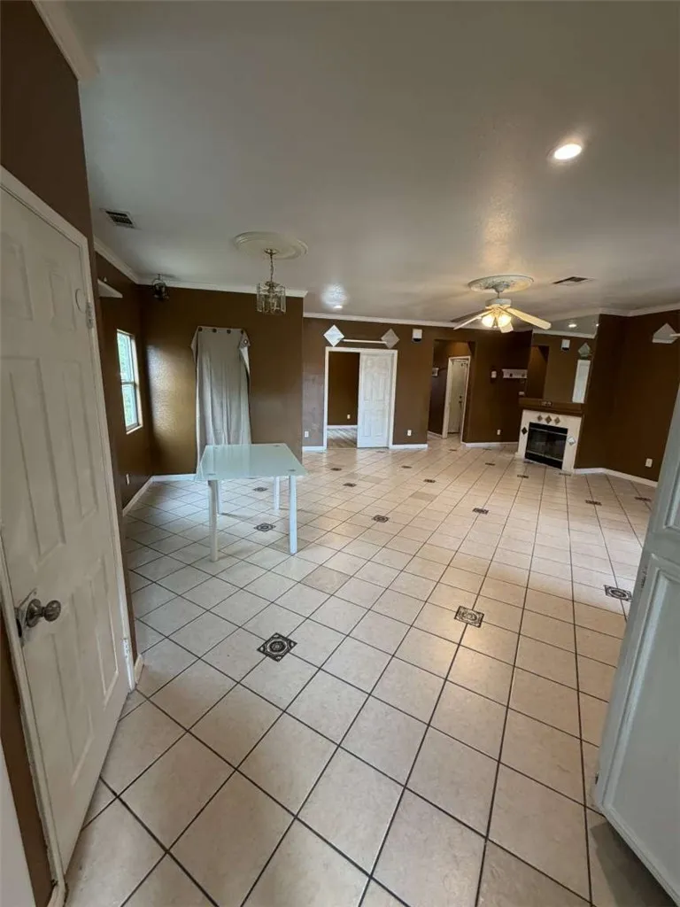 43963 Glenraven Road Lancaster, CA 93535