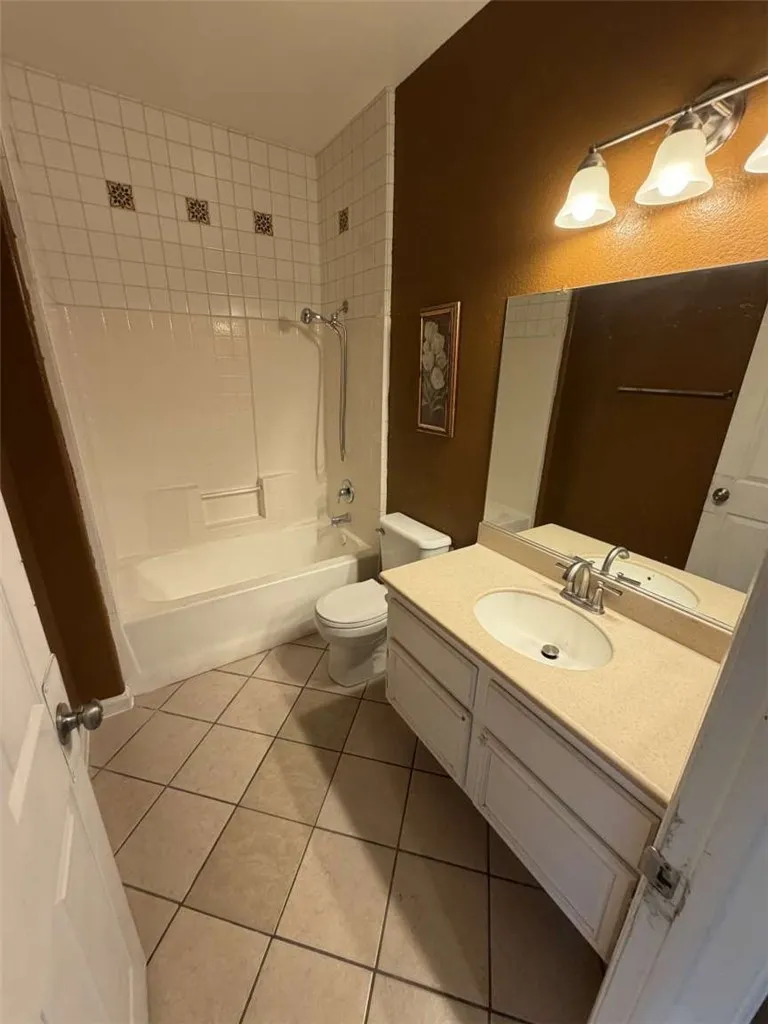 43963 Glenraven Road Lancaster, CA 93535