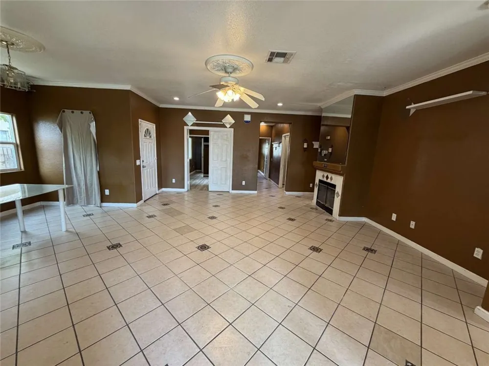 43963 Glenraven Road Lancaster, CA 93535