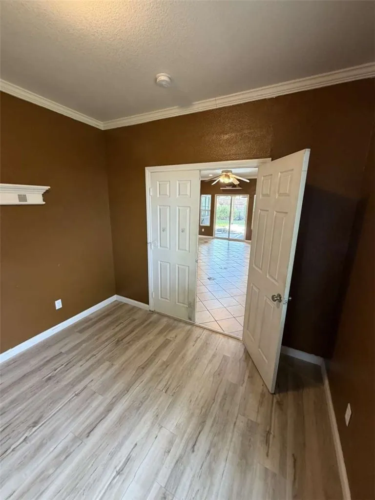 43963 Glenraven Road Lancaster, CA 93535