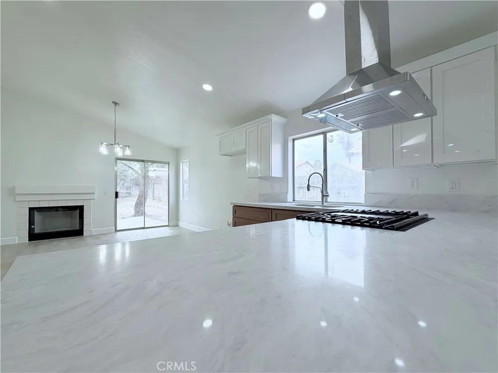 518 E Avenue J11 Lancaster, CA 93535