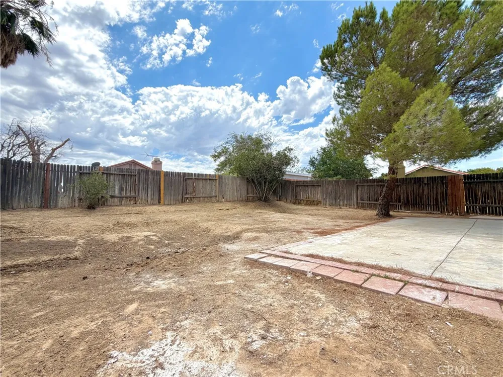 518 E Avenue J11 Lancaster, CA 93535