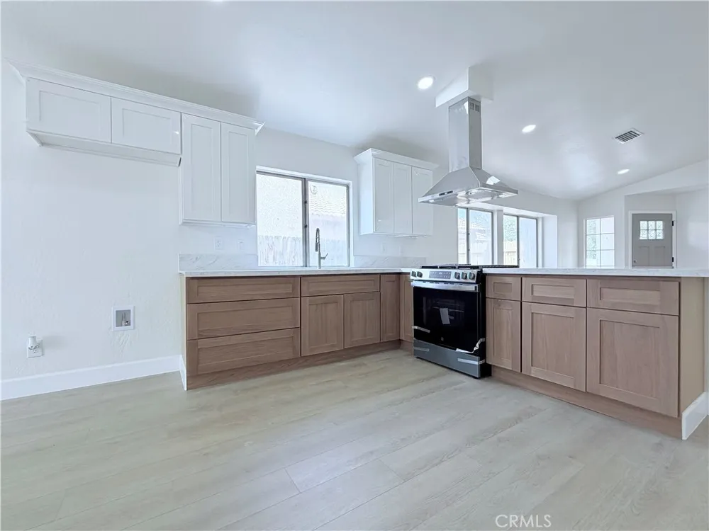 518 E Avenue J11 Lancaster, CA 93535