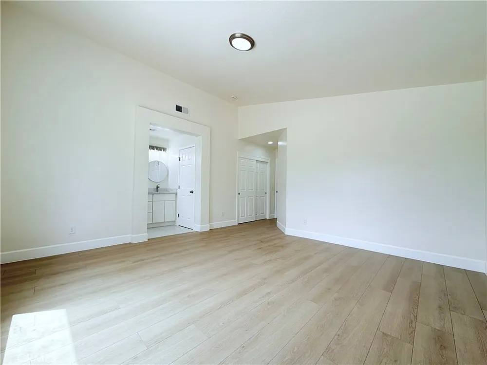 518 E Avenue J11 Lancaster, CA 93535
