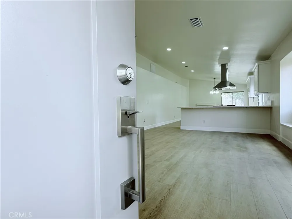 518 E Avenue J11 Lancaster, CA 93535