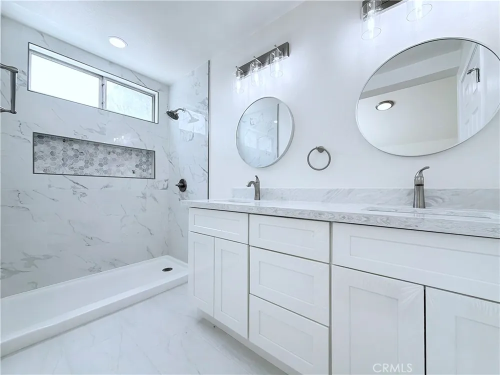 518 E Avenue J11 Lancaster, CA 93535
