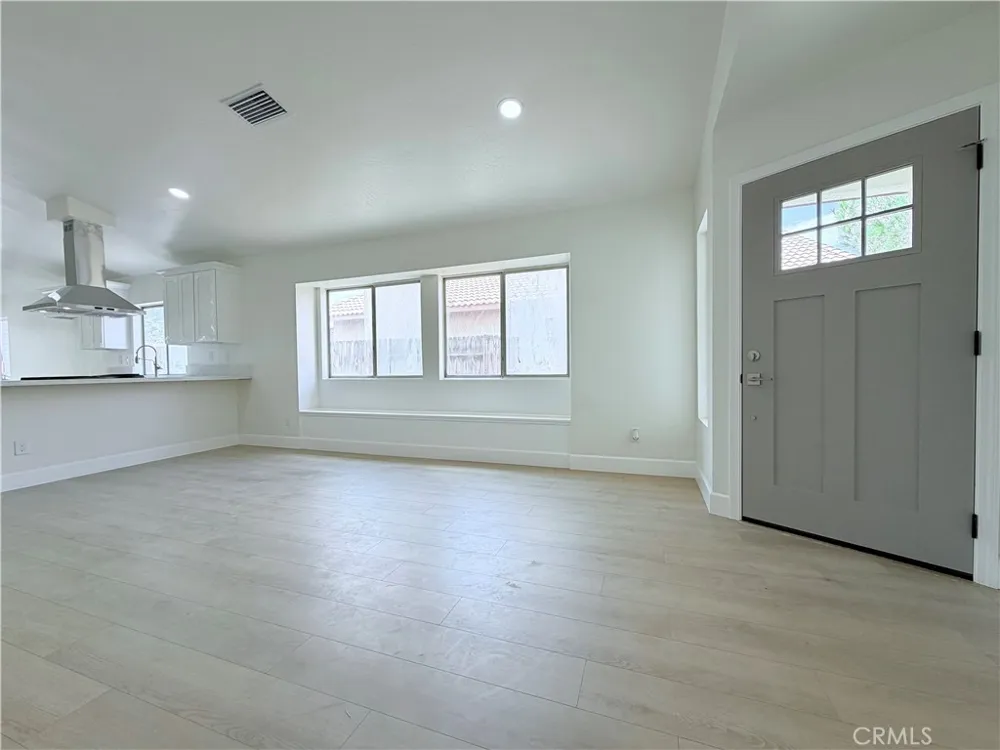 518 E Avenue J11 Lancaster, CA 93535