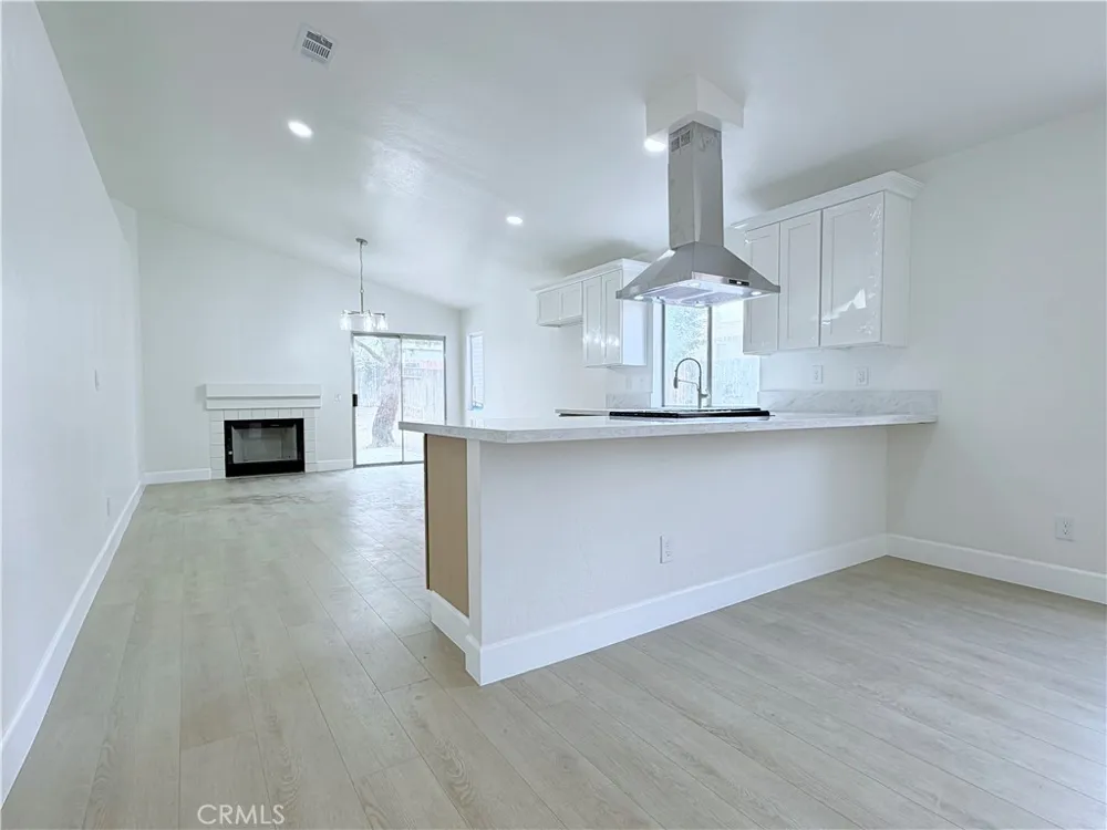 518 E Avenue J11 Lancaster, CA 93535