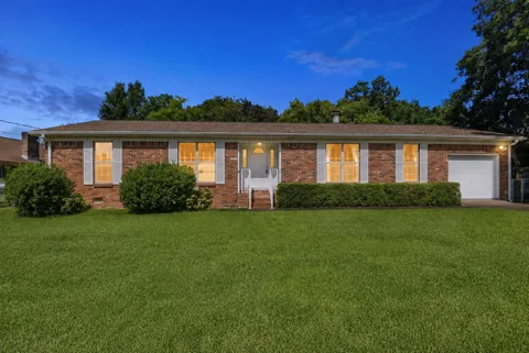 102 NW Cape Drive