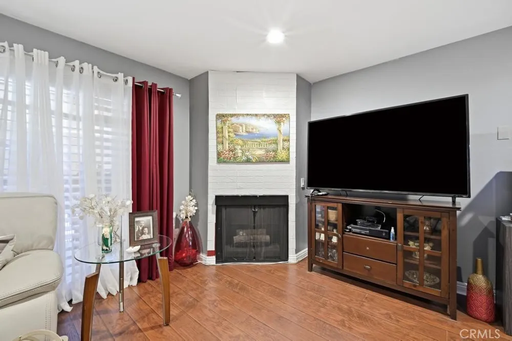 1236 Columbus #11 Glendale, CA 91202