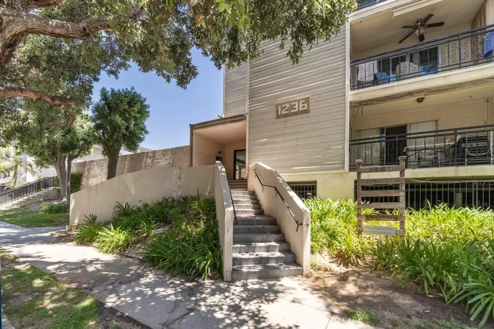 1236 Columbus #11 Glendale, CA 91202