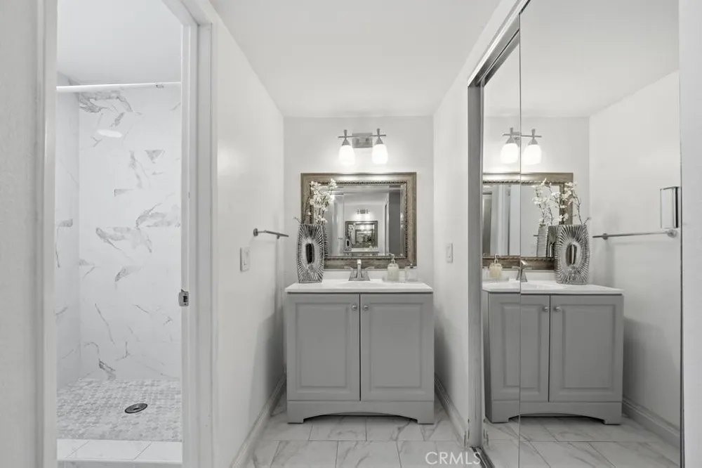 1236 Columbus #11 Glendale, CA 91202