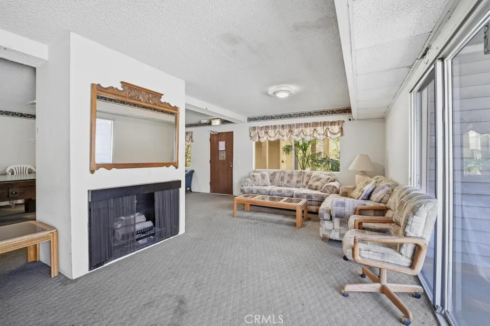 1236 Columbus #11 Glendale, CA 91202