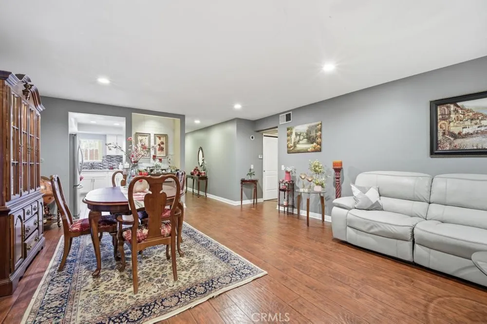 1236 Columbus #11 Glendale, CA 91202