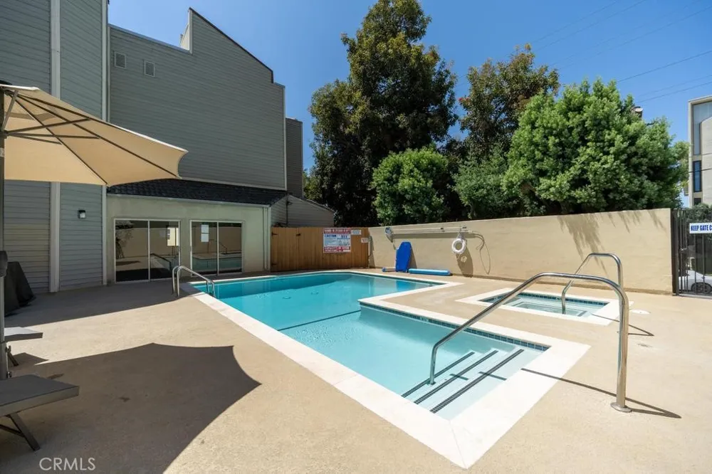 1236 Columbus #11 Glendale, CA 91202