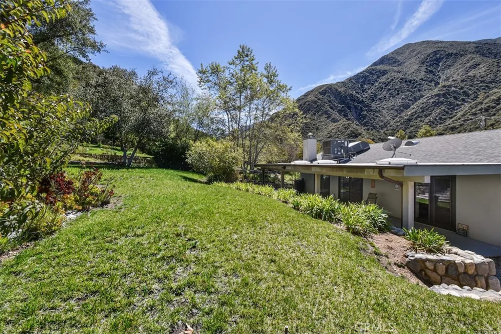 2447 Stonyvale Road Tujunga, CA 91042