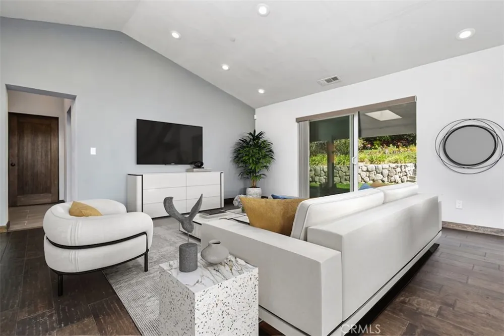 2447 Stonyvale Road Tujunga, CA 91042