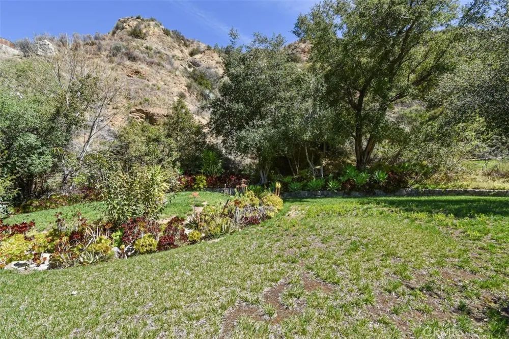 2447 Stonyvale Road Tujunga, CA 91042