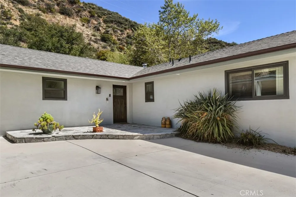 2447 Stonyvale Road Tujunga, CA 91042