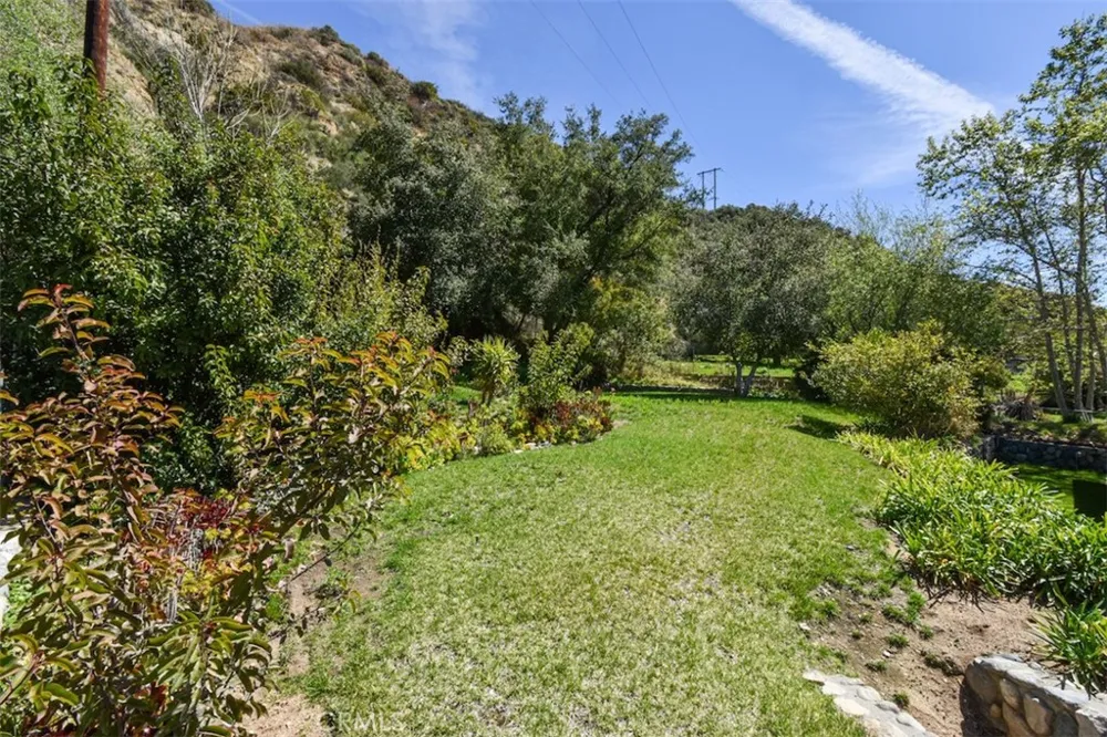 2447 Stonyvale Road Tujunga, CA 91042