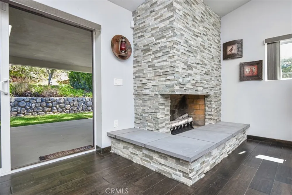 2447 Stonyvale Road Tujunga, CA 91042