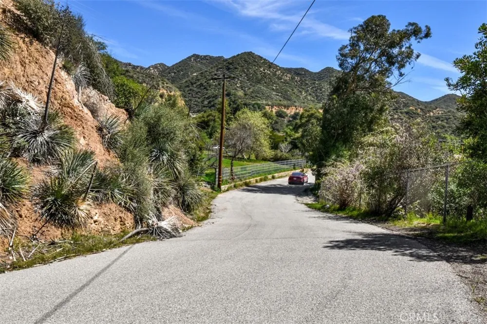 2447 Stonyvale Road Tujunga, CA 91042