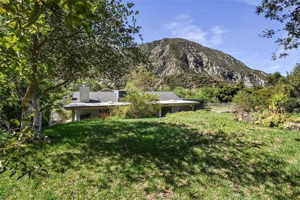 2447 Stonyvale Road Tujunga, CA 91042