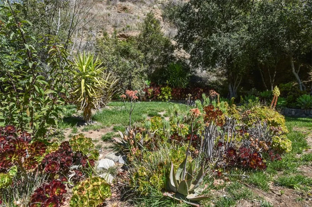 2447 Stonyvale Road Tujunga, CA 91042