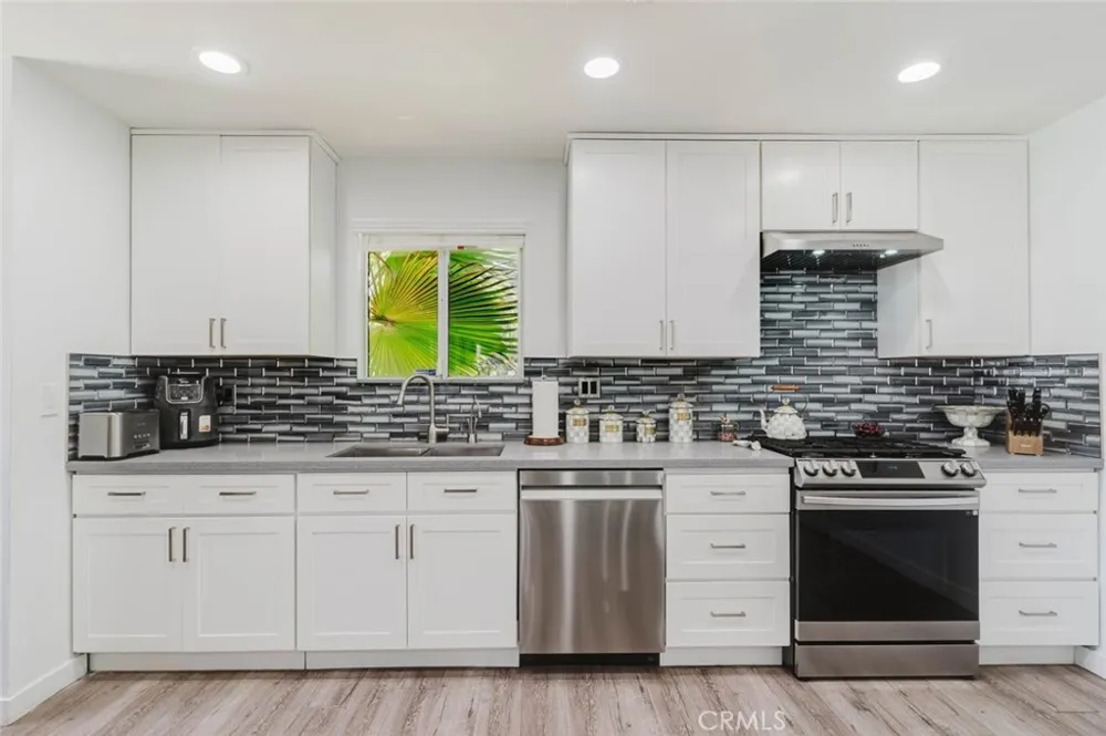 16001 Tulsa Street Granada Hills, CA 91344