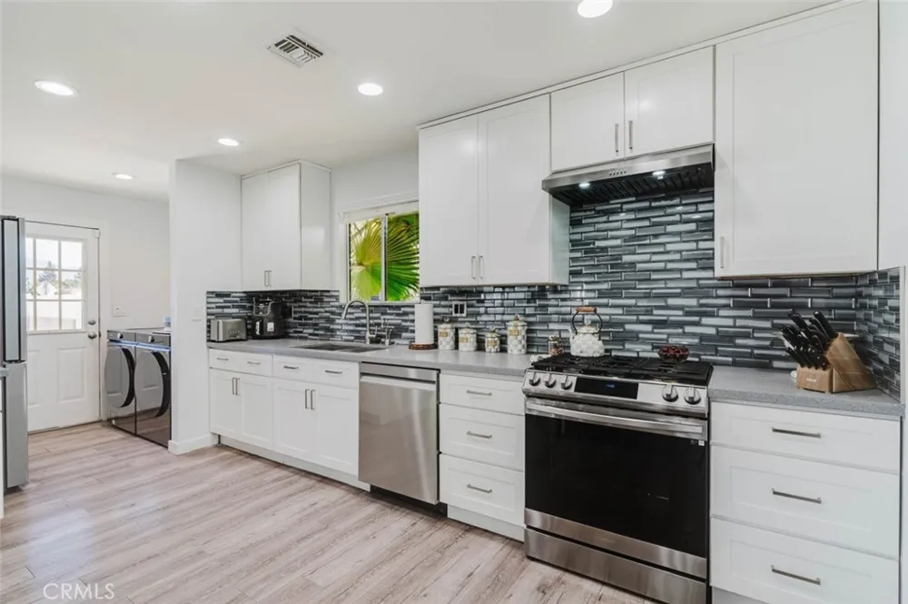 16001 Tulsa Street Granada Hills, CA 91344