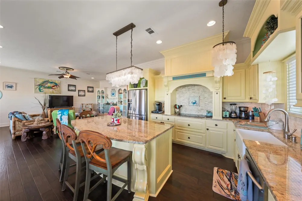 1977 Avenue I Crystal Beach, TX 77650