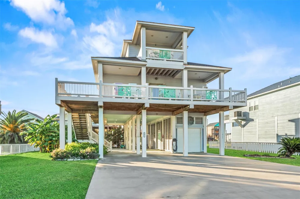 1977 Avenue I Crystal Beach, TX 77650