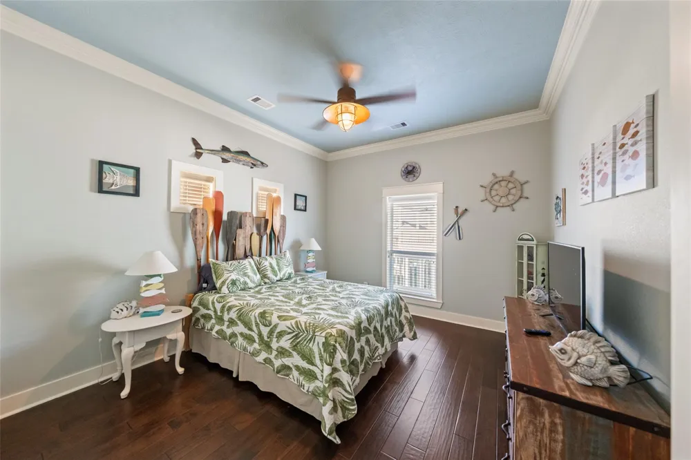1977 Avenue I Crystal Beach, TX 77650